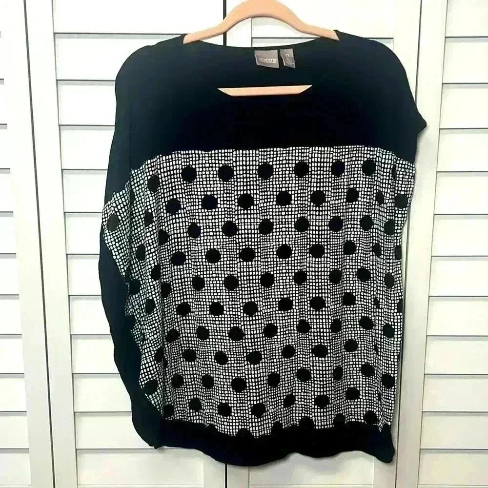 Chico’s Pullover Stretch Polka Dot Asymmetrical Top Size 0 Black & White